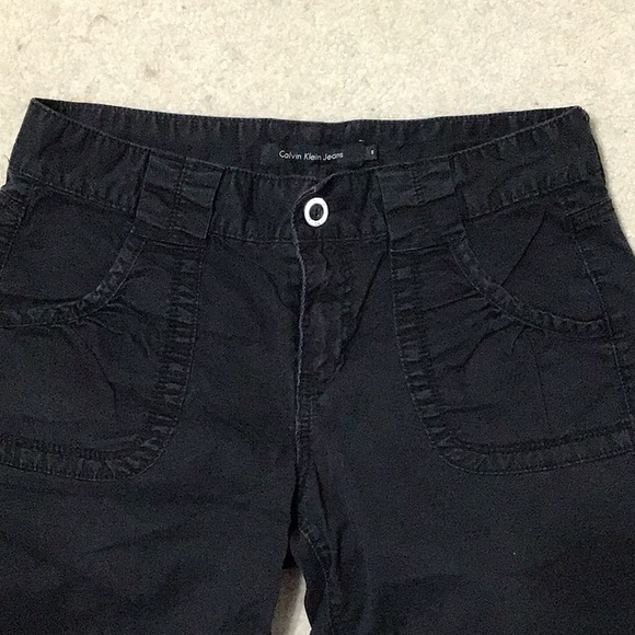 CALVIN KLEIN BLACK KHAKI BERMUDAS - Picture 3 of 4